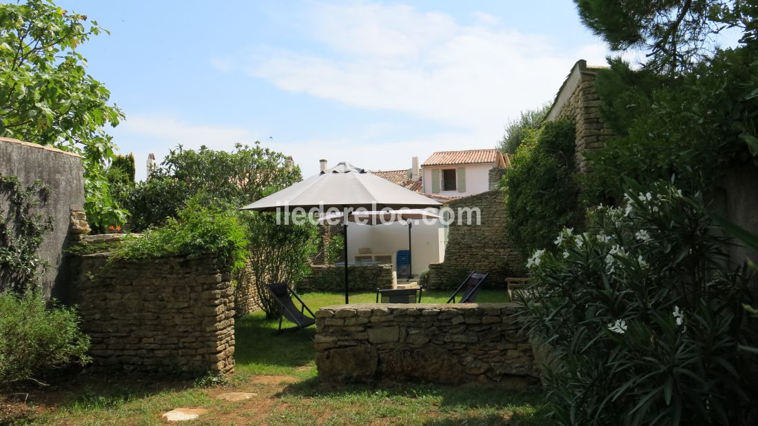 Photo 16 : JARDIN d'une maison située à Les Portes-en-Ré, île de Ré.