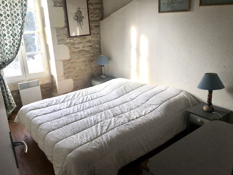 Photo 23 : CHAMBRE d'une maison située à Les Portes-en-Ré, île de Ré.