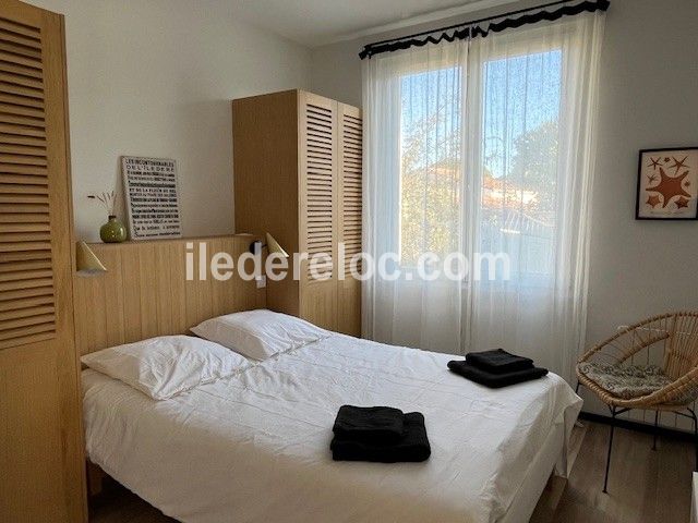 Photo 18 : CHAMBRE d'une maison situ&eacute;e &agrave; Le Bois-Plage-en-R&eacute;, &icirc;le de R&eacute;.