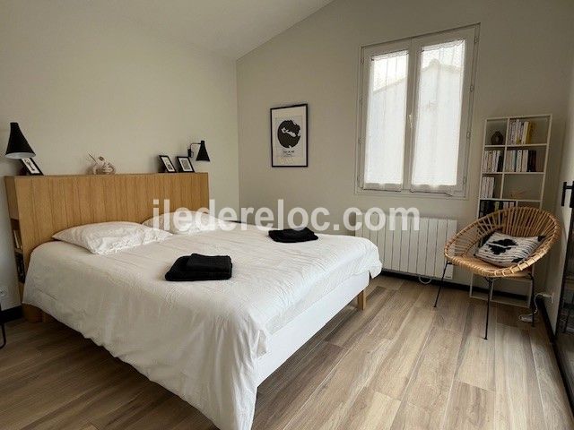 Photo 24 : CHAMBRE d'une maison situ&eacute;e &agrave; Le Bois-Plage-en-R&eacute;, &icirc;le de R&eacute;.