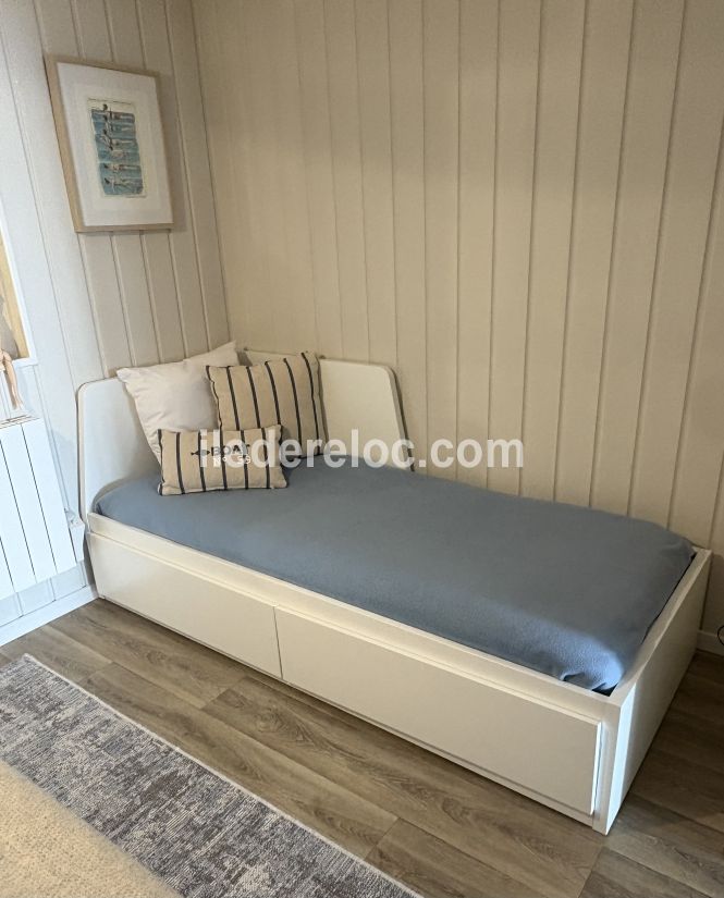 Photo 21 : CHAMBRE d'une maison située à La Flotte-en-Ré, île de Ré.