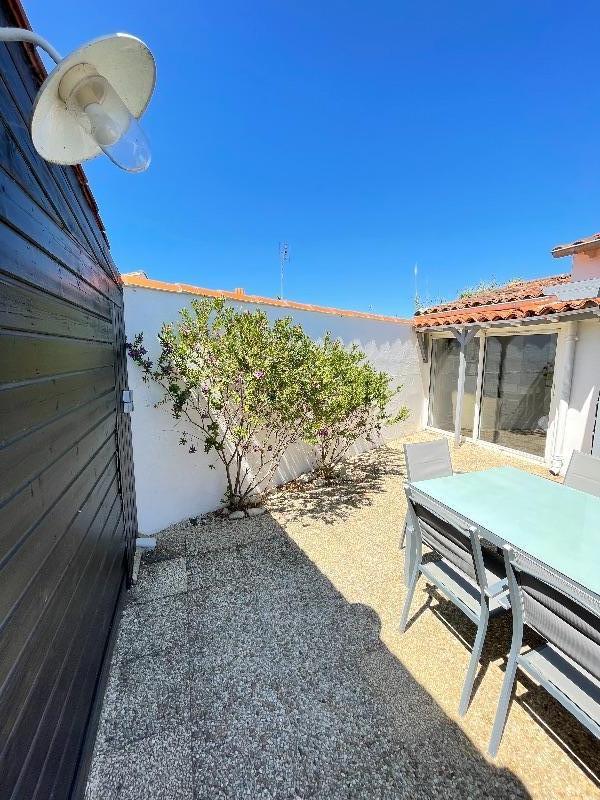 Photo 2 : PATIO d'une maison située à La Flotte-en-Ré, île de Ré.