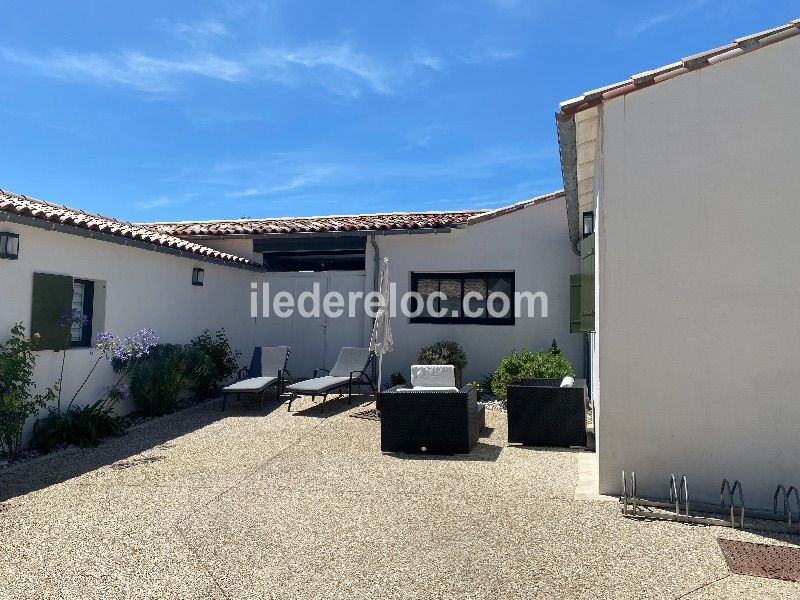 Photo 41 : EXTERIEUR d'une maison située à Le Bois-Plage-en-Ré, île de Ré.