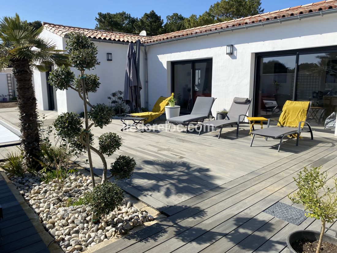 Photo 6 : TERRASSE d'une maison située à Le Bois-Plage-en-Ré, île de Ré.