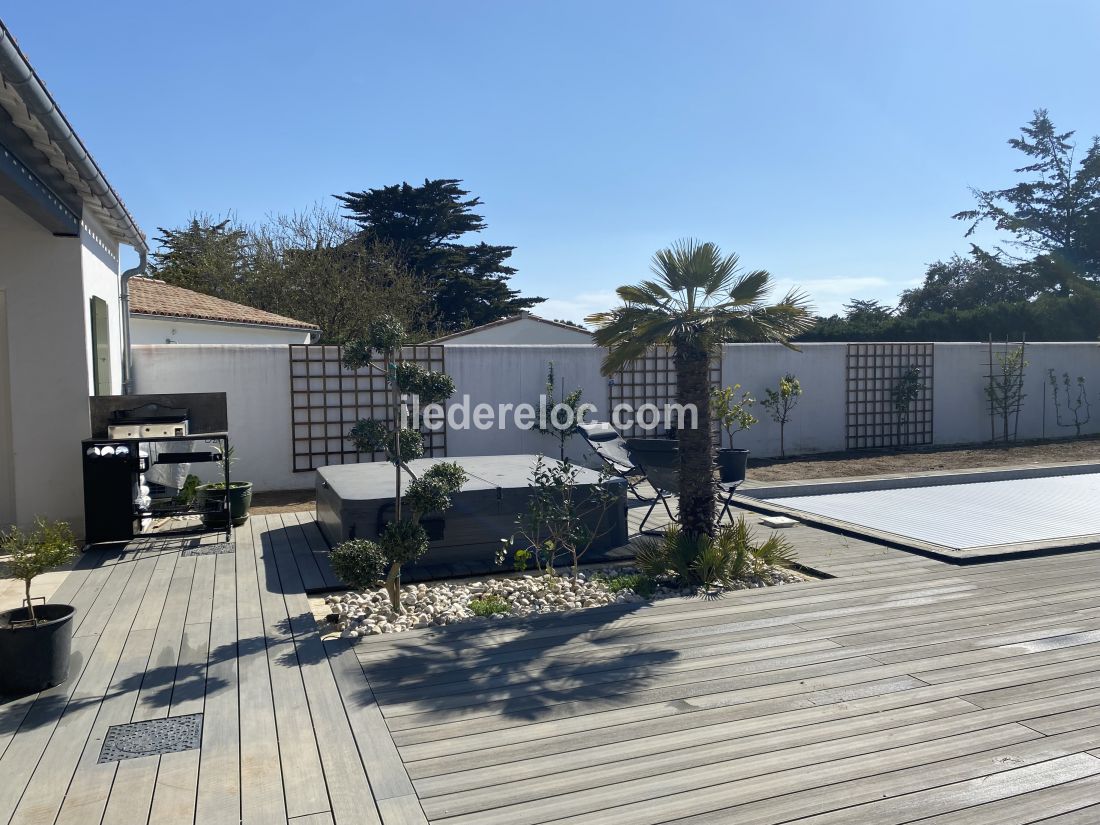 Photo 42 : TERRASSE d'une maison située à Le Bois-Plage-en-Ré, île de Ré.