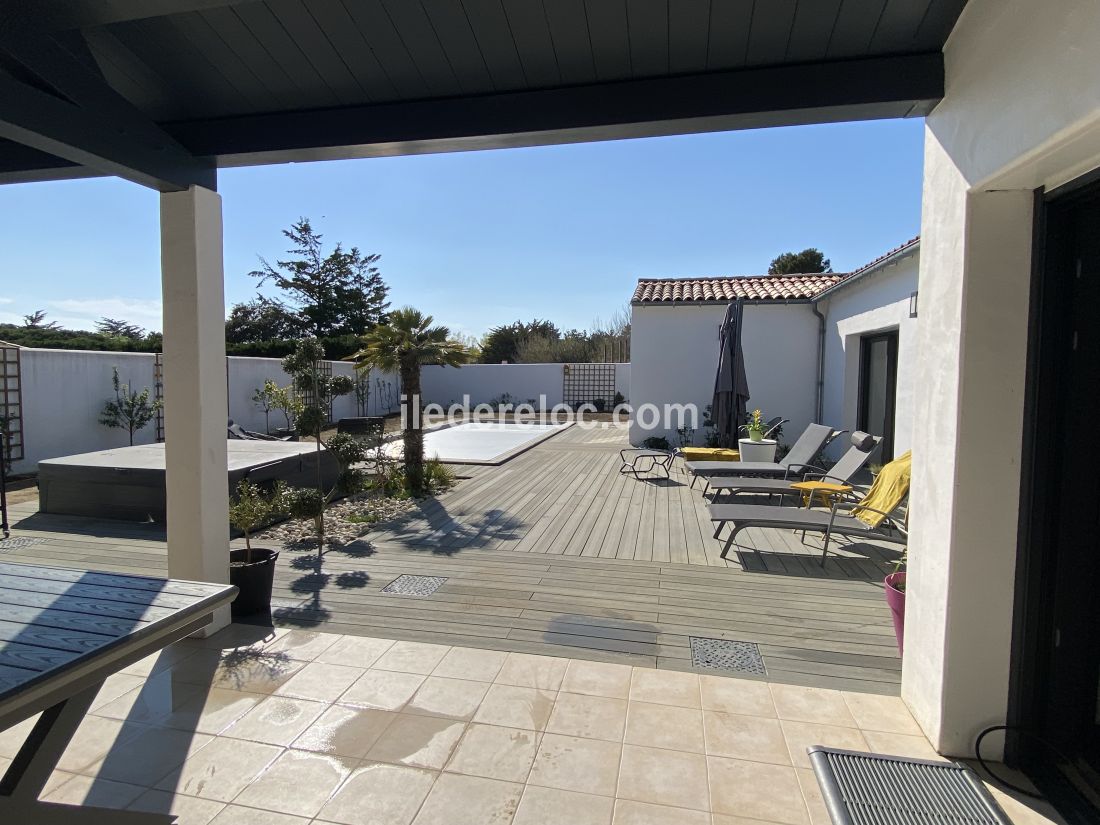 Photo 8 : PATIO d'une maison située à Le Bois-Plage-en-Ré, île de Ré.