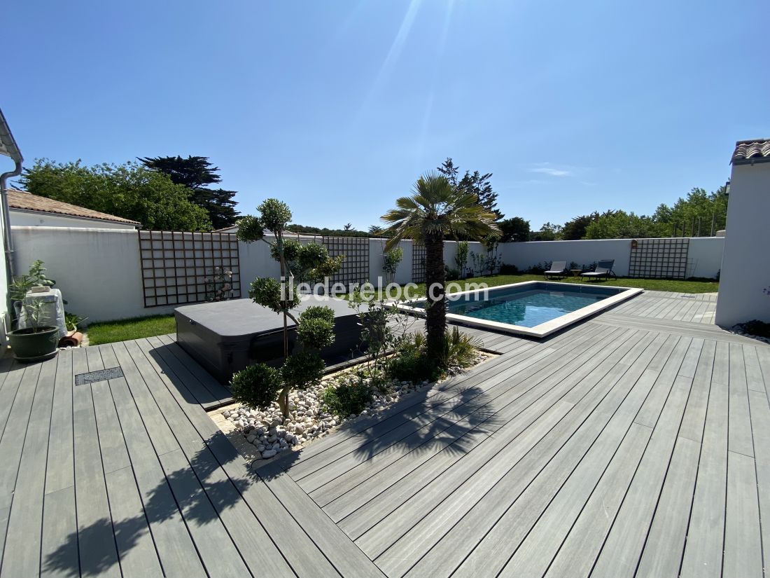 Photo 2 : EXTERIEUR d'une maison située à Le Bois-Plage-en-Ré, île de Ré.