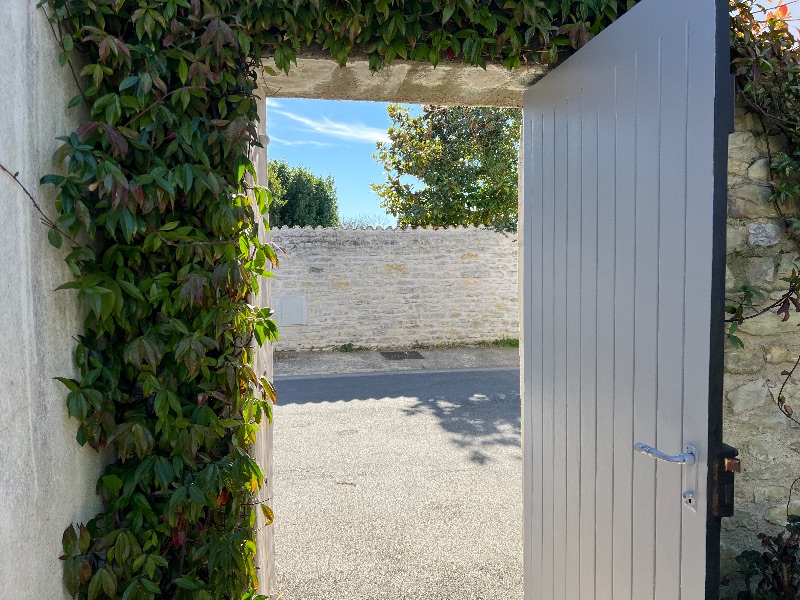 Photo 8 : EXTERIEUR d'une maison située à La Flotte-en-Ré, île de Ré.