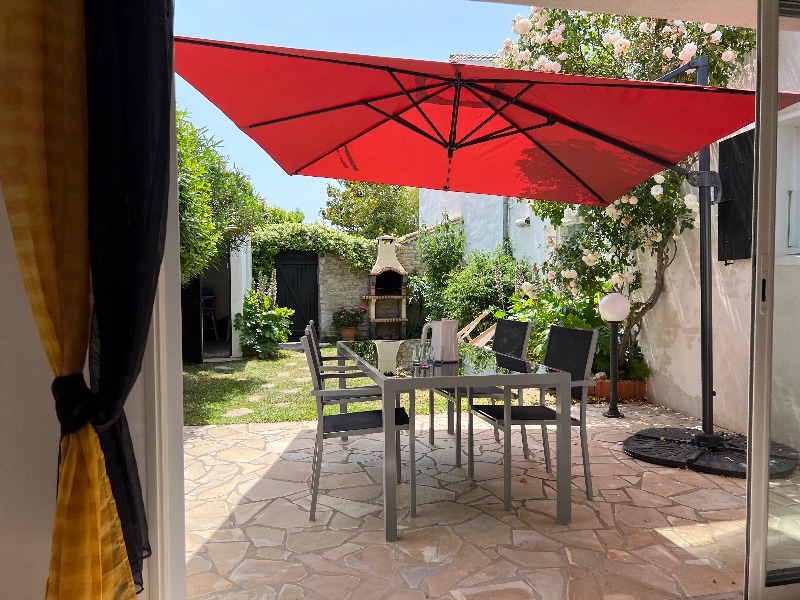 Photo 20 : TERRASSE d'une maison située à La Flotte-en-Ré, île de Ré.