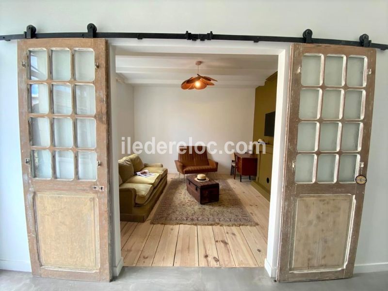 Photo 4 : SEJOUR d'une maison située à Sainte-Marie, île de Ré.