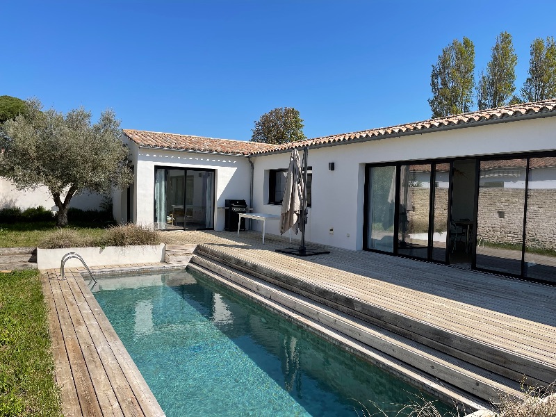 Photo 1 : PISCINE d'une maison située à Le Bois-Plage-en-Ré, île de Ré.