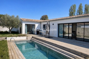 Ile de R&eacute;:Maison contemporaine avec piscine & places de parking
