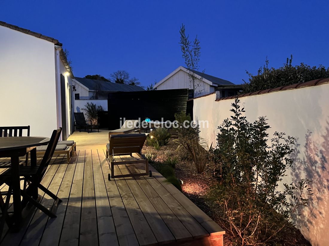 Photo 29 : TERRASSE d'une maison située à Les Portes-en-Ré, île de Ré.