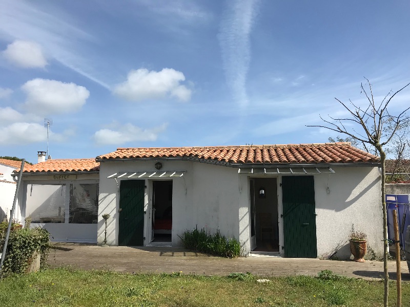Photo 15 : EXTERIEUR d'une maison située à Le Bois-Plage-en-Ré, île de Ré.