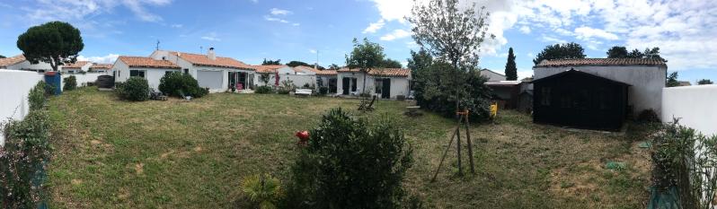 Ile de Ré:Grande maison en deux parties au bois plage