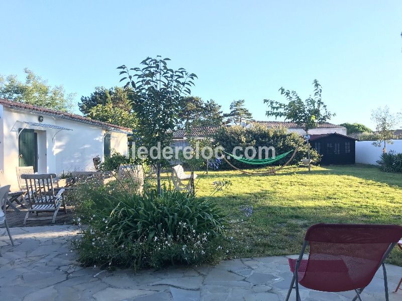 Photo 3 : EXTERIEUR d'une maison située à Le Bois-Plage-en-Ré, île de Ré.