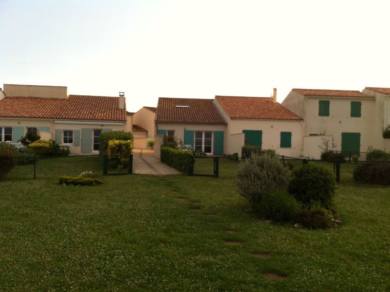 Photo 11 : EXTERIEUR d'une maison située à La Flotte-en-Ré, île de Ré.