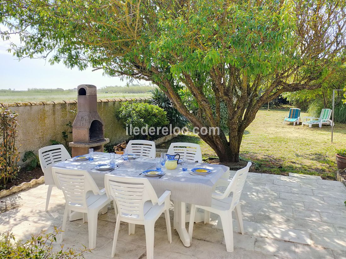 Photo 3 : TERRASSE d'une maison située à Sainte-Marie-de-Ré, île de Ré.