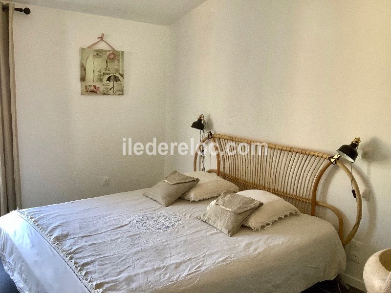 Photo 7 : CHAMBRE d'une maison situ&eacute;e &agrave; Rivedoux-Plage, &icirc;le de R&eacute;.