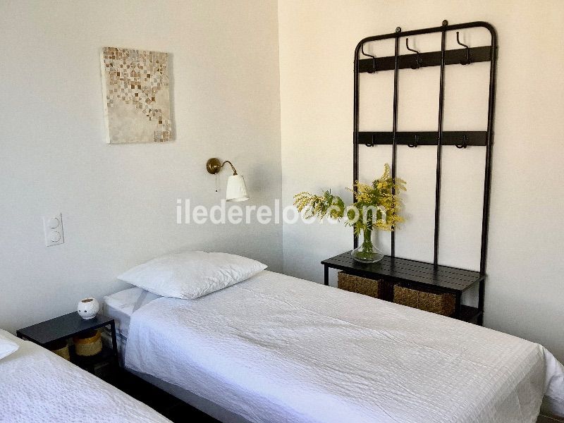 Photo 15 : CHAMBRE d'une maison situ&eacute;e &agrave; Rivedoux-Plage, &icirc;le de R&eacute;.