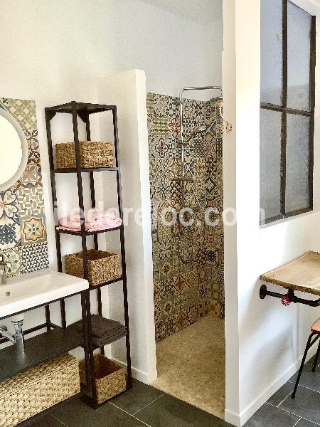 Photo 17 : SALLEDEBAIN d'une maison situ&eacute;e &agrave; Rivedoux-Plage, &icirc;le de R&eacute;.