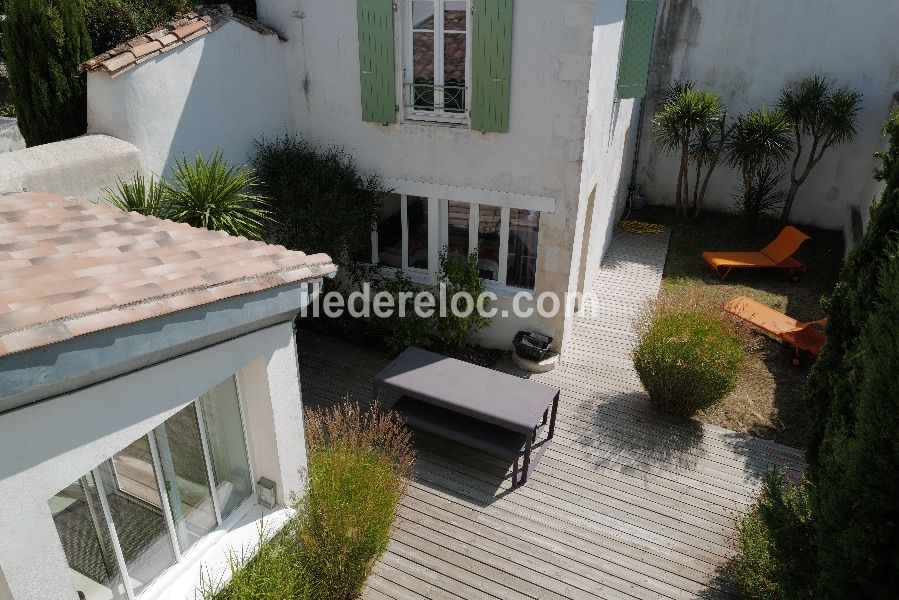 Photo 1 : JARDIN d'une maison située à Le Bois-Plage-en-Ré, île de Ré.