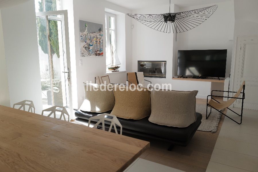 Photo 11 : SEJOUR d'une maison située à Le Bois-Plage-en-Ré, île de Ré.