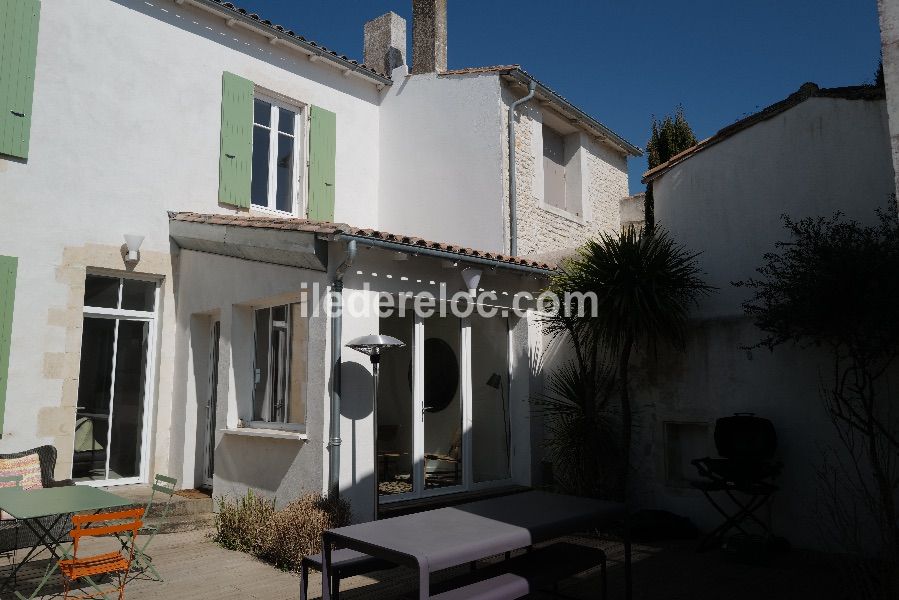 Photo 5 : EXTERIEUR d'une maison située à Le Bois-Plage-en-Ré, île de Ré.