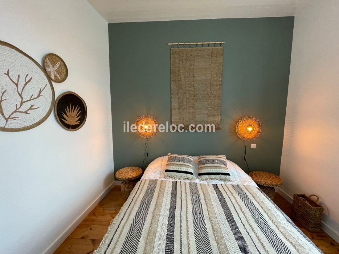 Photo 20 : CHAMBRE d'une maison située à Le Bois-Plage-en-Ré, île de Ré.