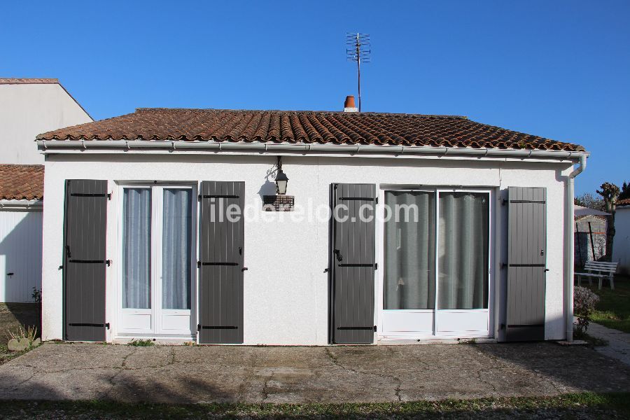 Photo 39 : EXTERIEUR d'une maison située à Loix, île de Ré.