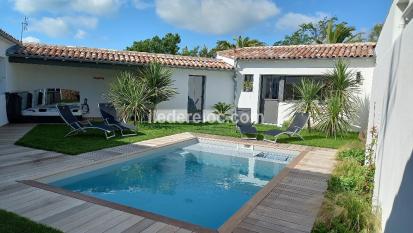 Ile de Ré:Pins en ré : villa de charme, typique rhétaise, piscine et spa, 8 pers, 300 m pl