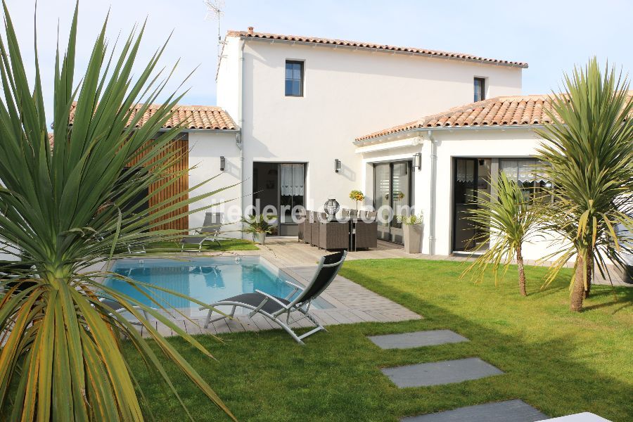 Photo 18 : JARDIN d'une maison située à Rivedoux-Plage, île de Ré.