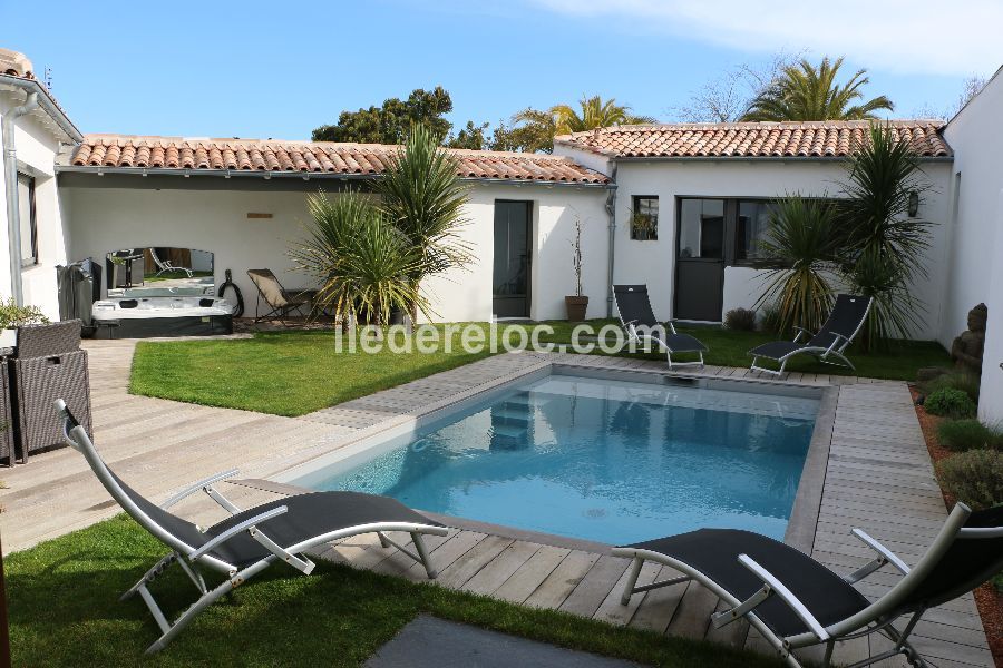 Photo 20 : PISCINE d'une maison située à Rivedoux-Plage, île de Ré.