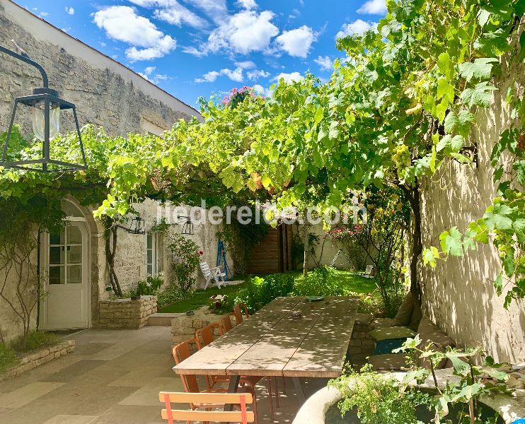 Photo 3 : JARDIN d'une maison située à La Flotte-en-Ré, île de Ré.