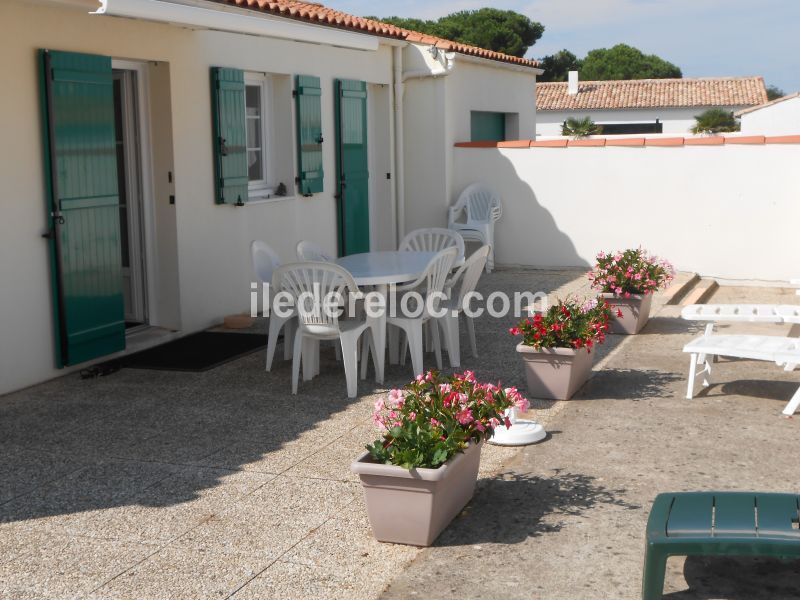 Photo 1 : EXTERIEUR d'une maison située à Le Bois-Plage-en-Ré, île de Ré.