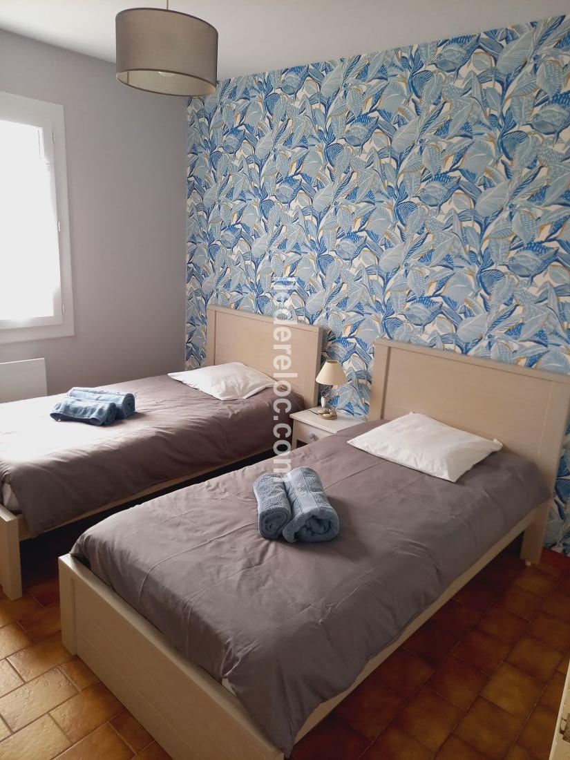 Photo 8 : CHAMBRE d'une maison située à Le Bois-Plage-en-Ré, île de Ré.
