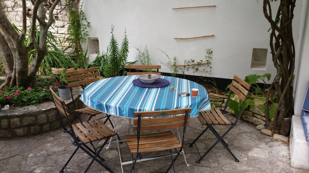 Photo 26 : TERRASSE d'une maison située à La Flotte-en-Ré, île de Ré.