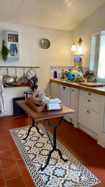 Photo 21 : CUISINE d'une maison située à La Flotte-en-Ré, île de Ré.