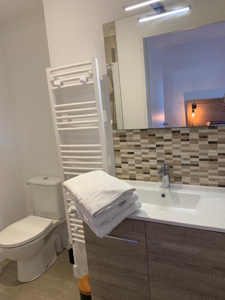 Photo 10 : SALLEDEBAIN d'une maison située à La Flotte-en-Ré, île de Ré.