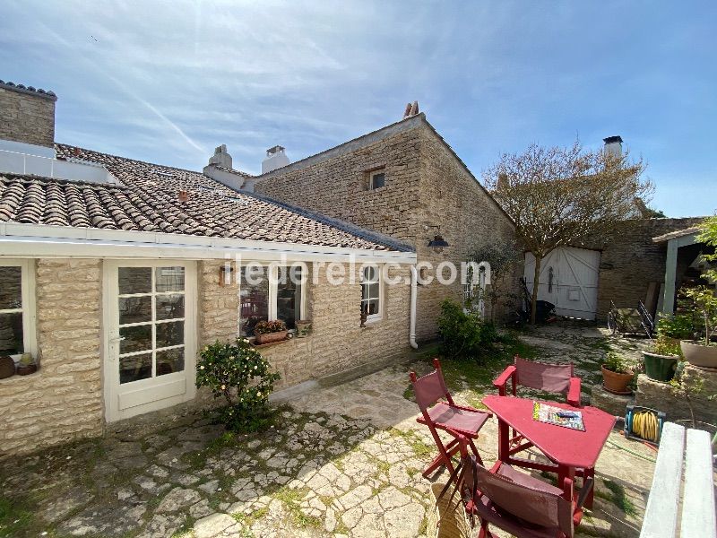 Photo 2 : NC d'une maison située à Les Portes-en-Ré, île de Ré.