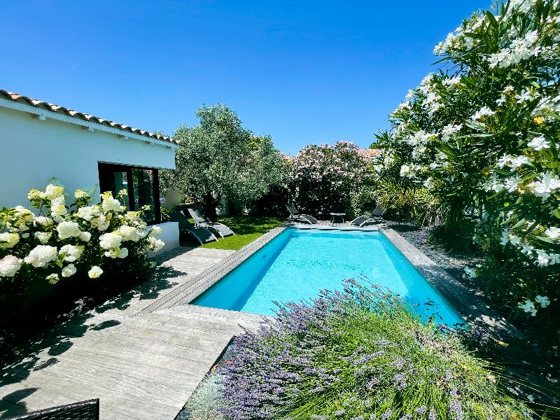 Photo 1 : PISCINE d'une maison située à Rivedoux-Plage, île de Ré.