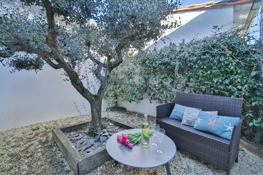 Photo 4 : PATIO d'une maison située à Rivedoux-Plage, île de Ré.