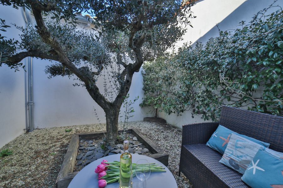 Photo 5 : PATIO d'une maison située à Rivedoux-Plage, île de Ré.