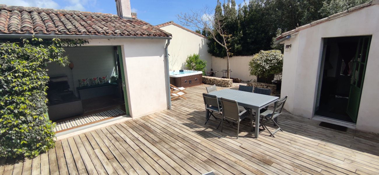 Photo 2 : TERRASSE d'une maison située à Rivedoux-Plage, île de Ré.