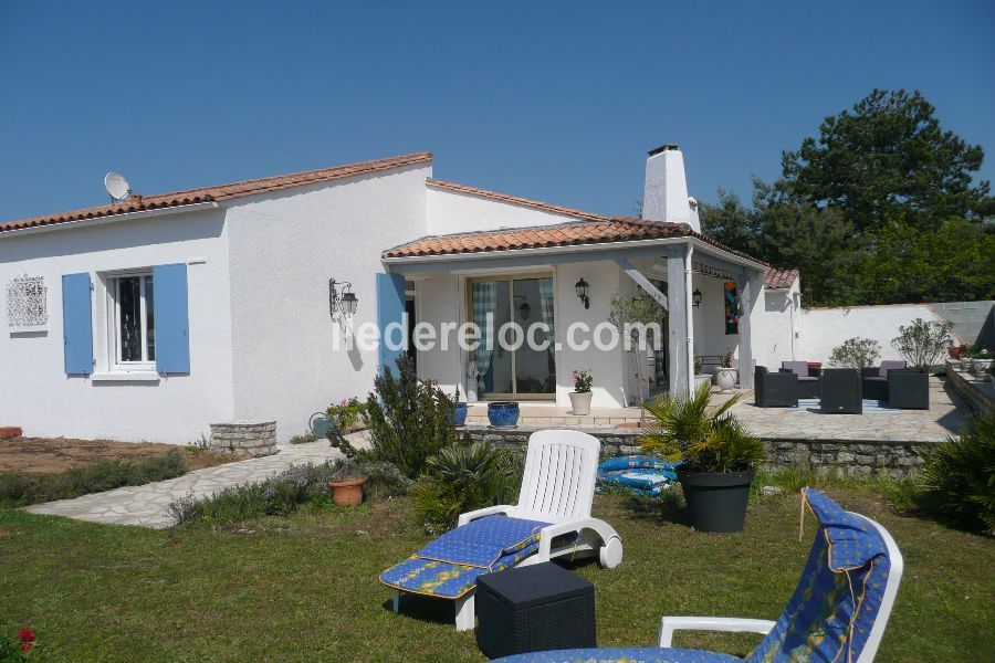 Photo 3 : EXTERIEUR d'une maison située à La Flotte-en-Ré, île de Ré.