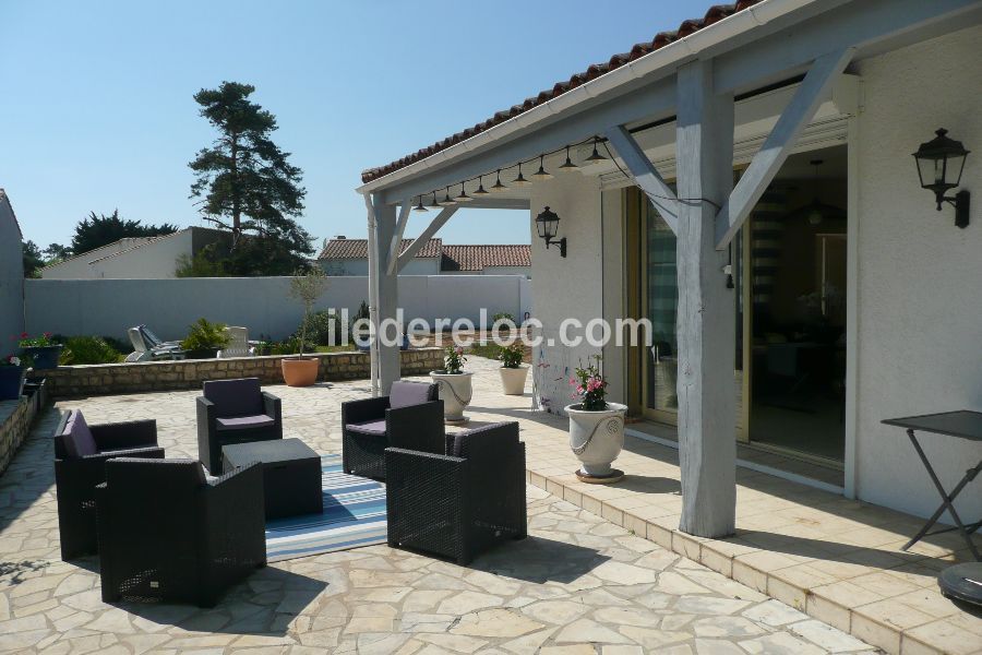 Photo 2 : TERRASSE d'une maison située à La Flotte-en-Ré, île de Ré.