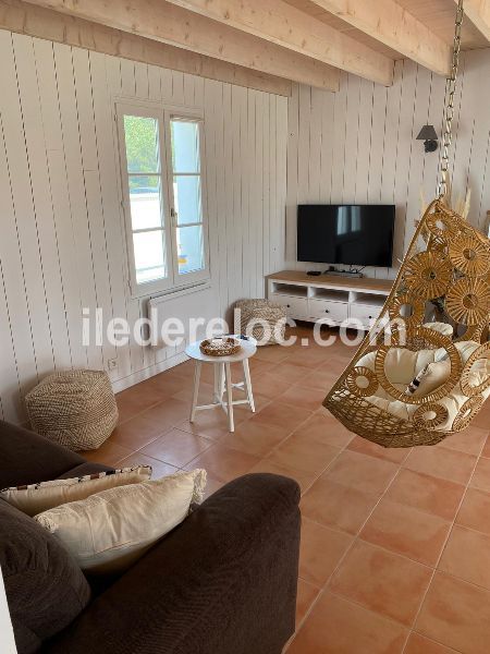 Photo 20 : SEJOUR d'une maison située à Le Bois-Plage-en-Ré, île de Ré.