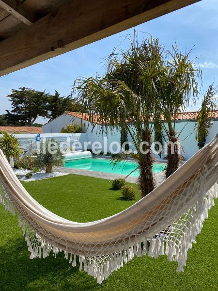 Photo 9 : JARDIN d'une maison située à Le Bois-Plage-en-Ré, île de Ré.