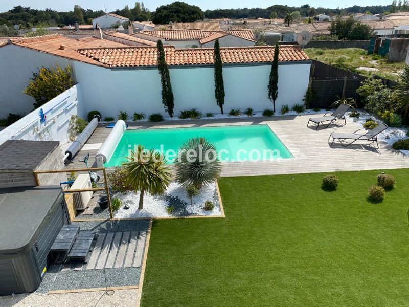 Photo 3 : EXTERIEUR d'une maison située à Le Bois-Plage-en-Ré, île de Ré.