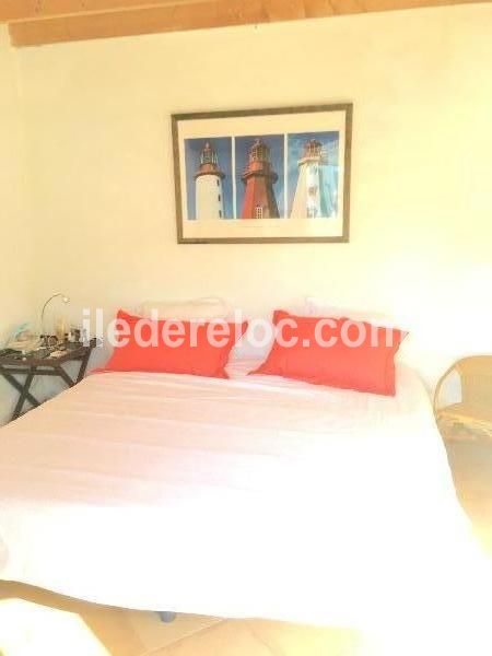 Photo 12 : CHAMBRE d'une maison située à La Couarde-sur-mer, île de Ré.